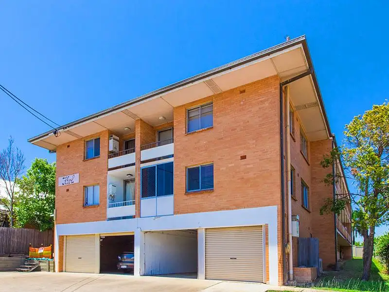 Main view of Homely unit listing, 2/28 Villa Street, Annerley QLD 4103