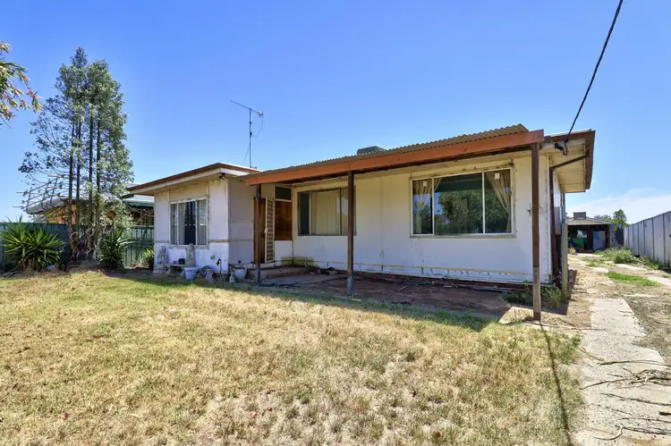 127 Macauley Street, Deniliquin NSW 2710