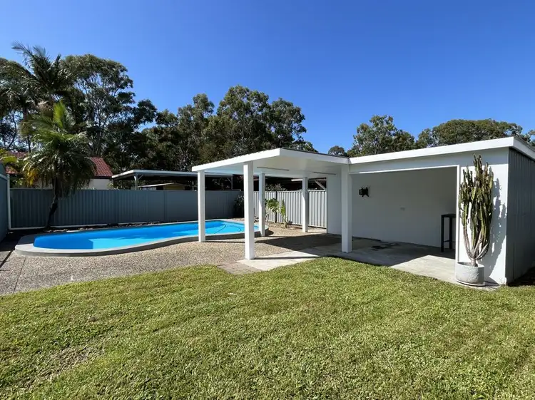 224 Government Road, Labrador QLD 4215
