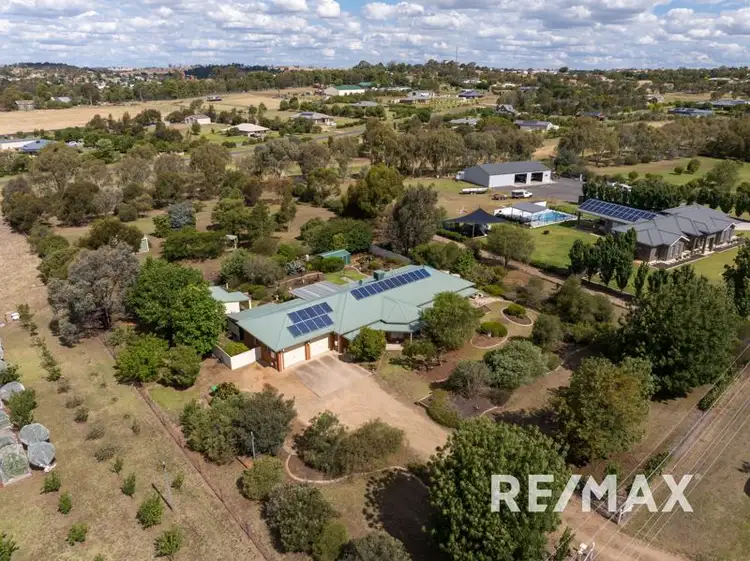 17 De Salis Drive, Junee NSW 2663
