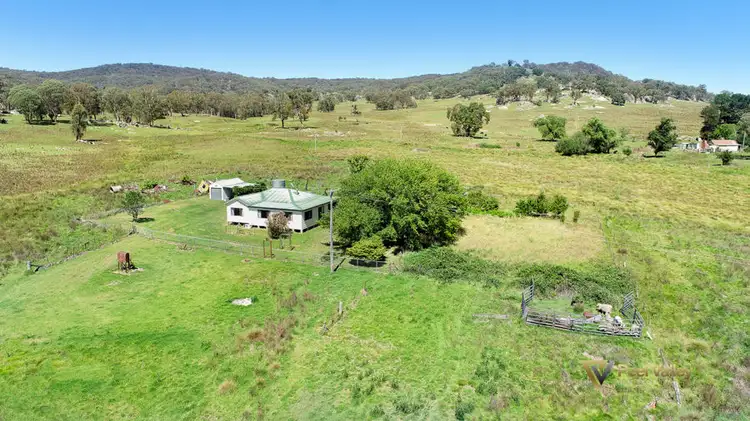 8 Den Mountain Road, Watsons Creek NSW 2355