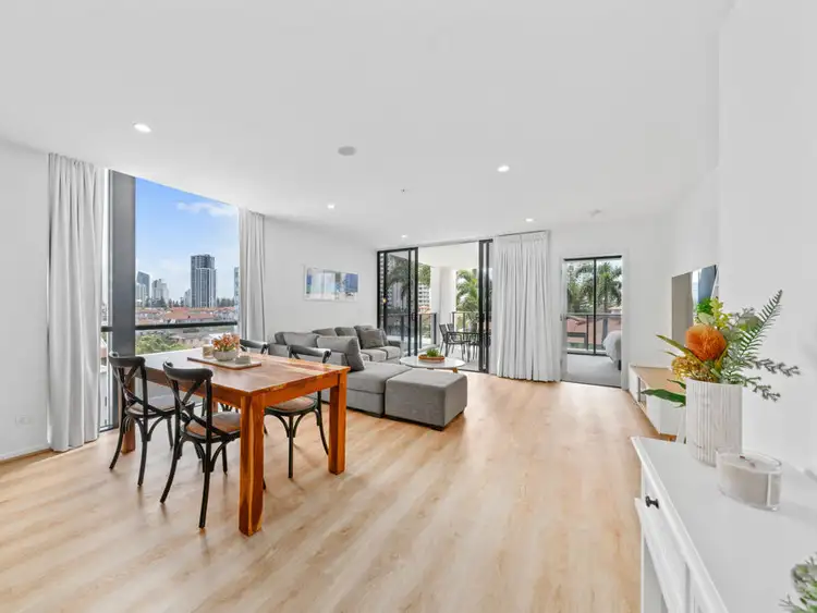 4/31 Queensland Ave, Broadbeach QLD 4218