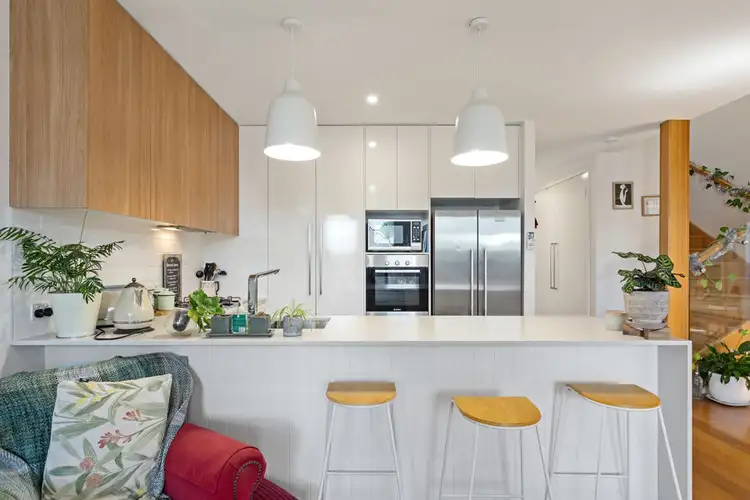 Unit 8 223A Mackenzie Street, Centenary Heights QLD 4350