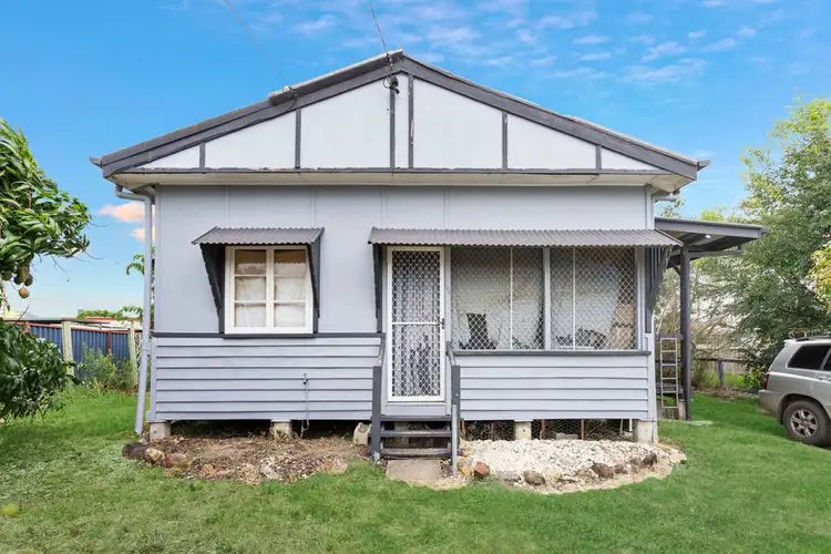 198 South Station Road, Silkstone QLD 4304