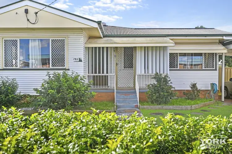 195 North Street, Rockville QLD 4350