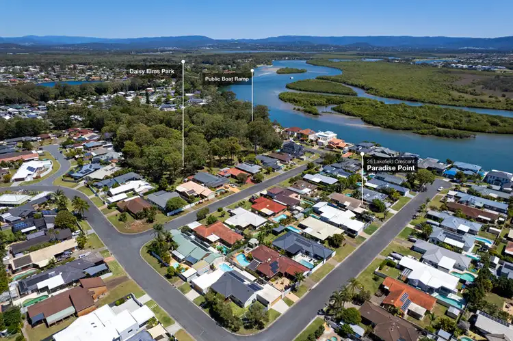 25 Lakefield Crescent, Paradise Point QLD 4216