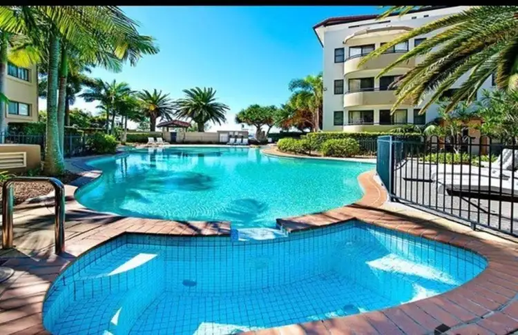 2/23 Bath Street, Labrador QLD 4215