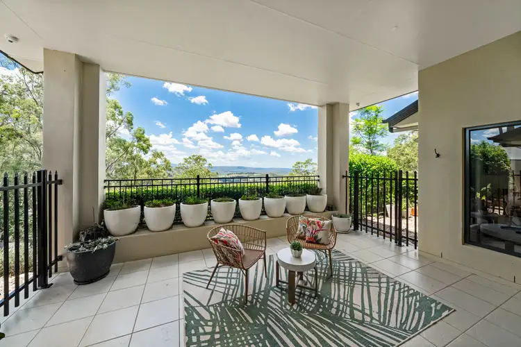 9 Gordon Crescent, Withcott QLD 4352