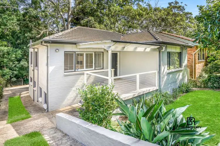 8 Roslyn Street