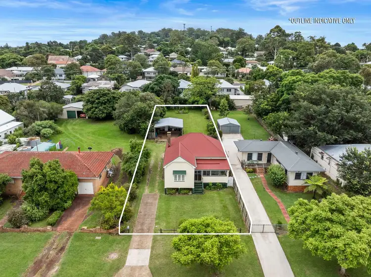 37 Rhyde Street, Mount Lofty QLD 4350