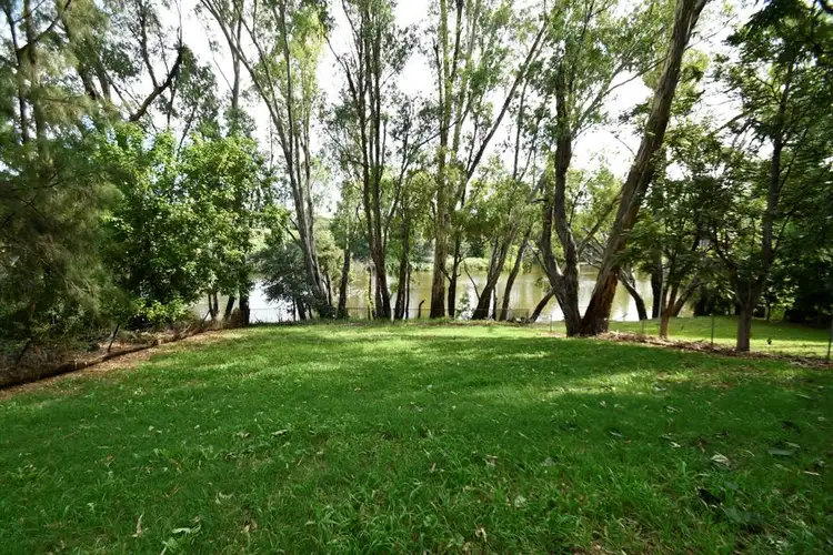 15 Montefiores Street