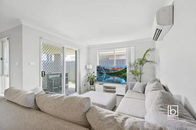 Second view of Homely house listing, 5 Hadfield Circuit, Cliftleigh NSW 2321