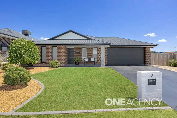 7 LOVELL PLACE, Lloyd NSW 2650