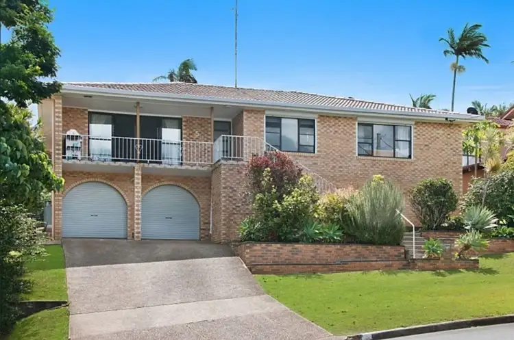 5 Mibbin Pde, Banora Point NSW 2486