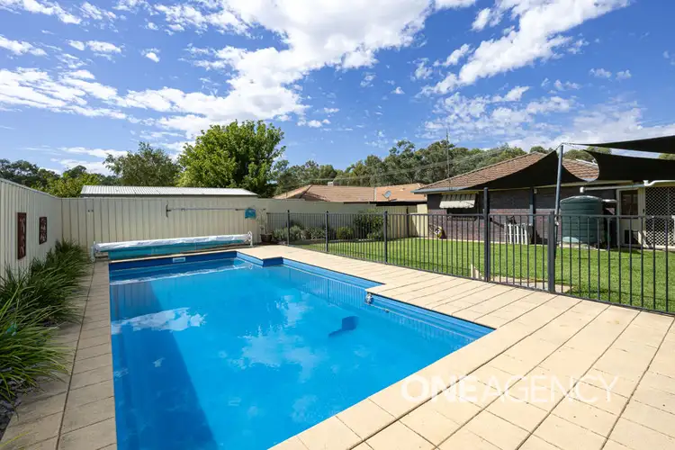 11 CRAFT STREET, Lake Albert NSW 2650