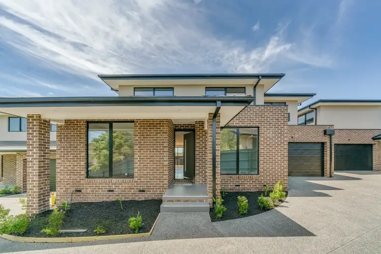 2/3 Eyre Court