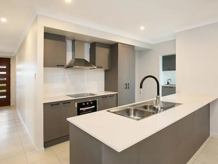 15 Rosseau Street, Baringa QLD 4551