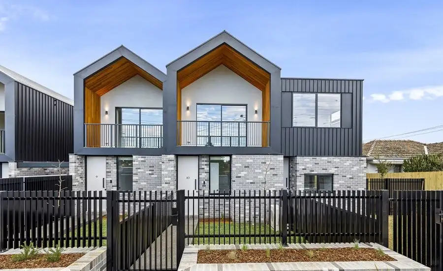 Main view of Homely townhouse listing, 4/949 High Street, Reservoir VIC 3073