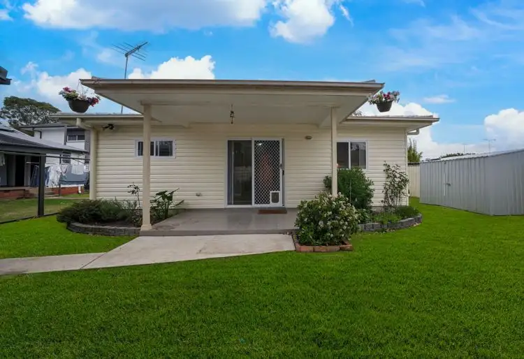 8 Bland Street, Bradbury NSW 2560