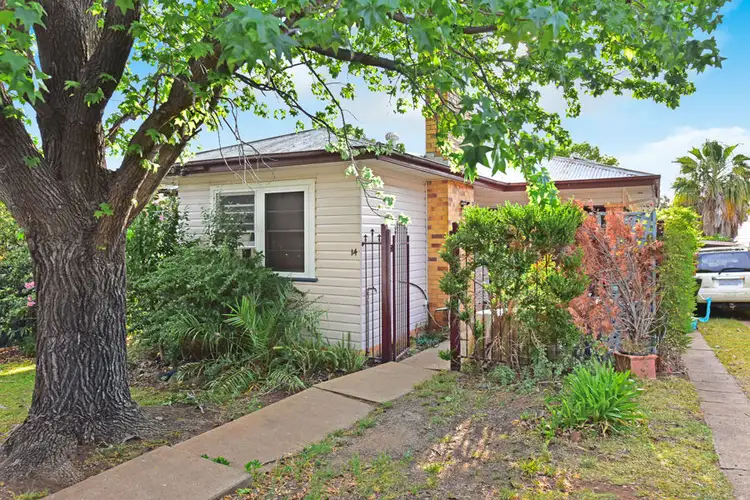 14 Chelmsford Street East, Tamworth NSW 2340