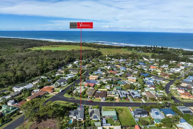 4 Eileen Drive, Corindi Beach NSW 2456