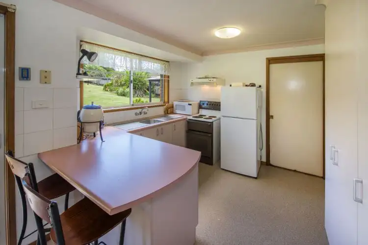 Second view of Homely house listing, 8 Nilpena Close, Toormina NSW 2452