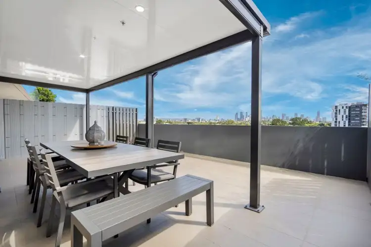 10403 / 300 Old Cleveland Rd, Coorparoo QLD 4151