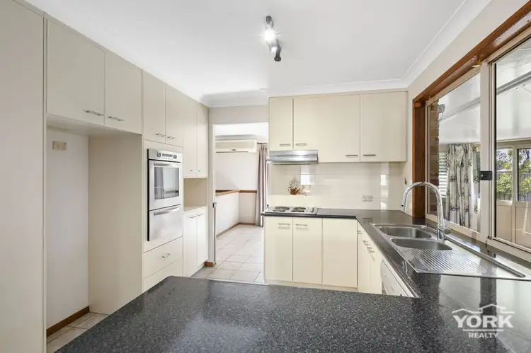 Sixth view of Homely house listing, 2 Tess Close, Middle Ridge QLD 4350