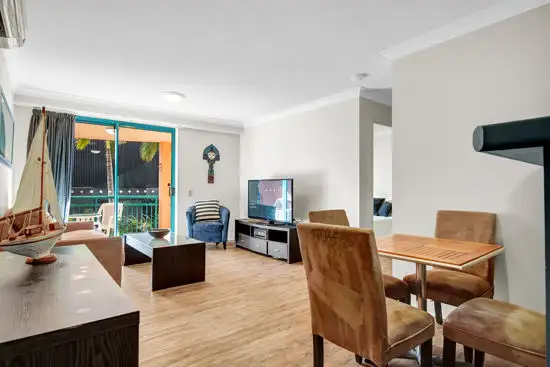 22 / 11 - 17 Philip Avenue, Broadbeach QLD 4218