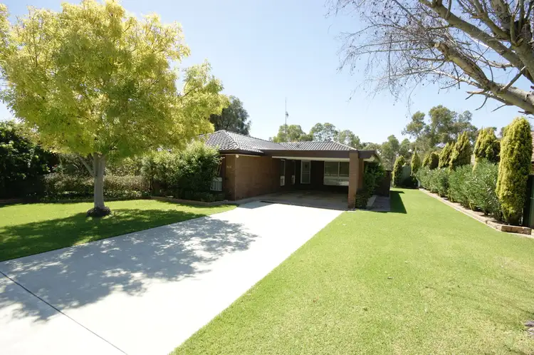 213 Burchfield Ave, Deniliquin NSW 2710