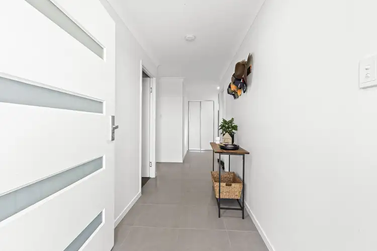 Second view of Homely house listing, 9 Devereux Street, Rural View QLD 4740
