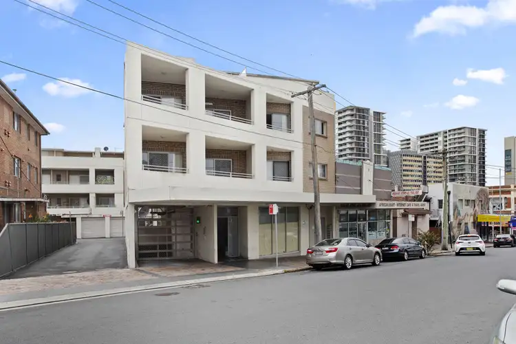 Main view of Homely unit listing, 5/5a Russell Street, Granville NSW 2142