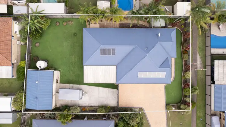 16 Anika Place, Little Mountain QLD 4551