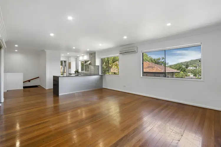 17 Flynn st, Holland Park West QLD 4121