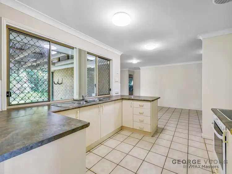 Sixth view of Homely house listing, 2 Fraser Place, Forest Lake QLD 4078