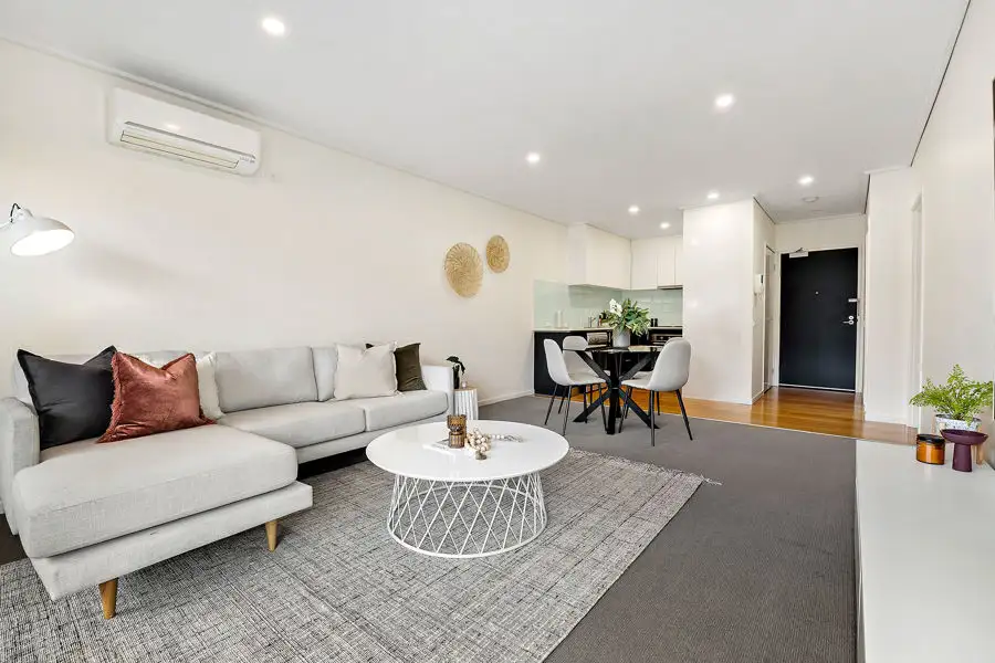 Main view of Homely apartment listing, 2/272 Albert Street, Brunswick VIC 3056