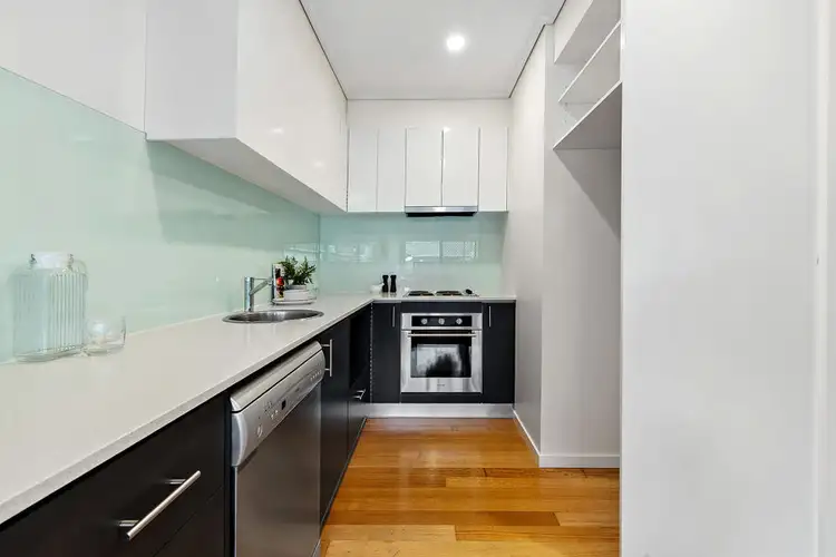 Fifth view of Homely apartment listing, 2/272 Albert Street, Brunswick VIC 3056