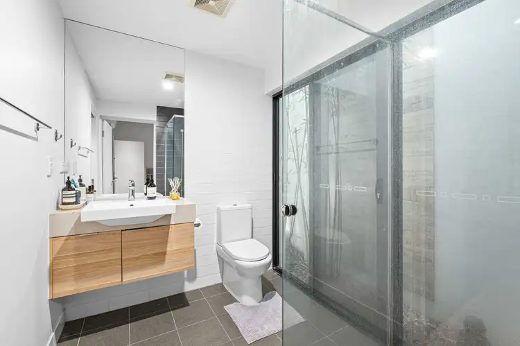 Sixth view of Homely apartment listing, 2/19 Eversley Terrace, Yeronga QLD 4104