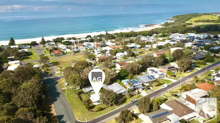 2 Escapade Ave, Diamond Beach NSW 2430