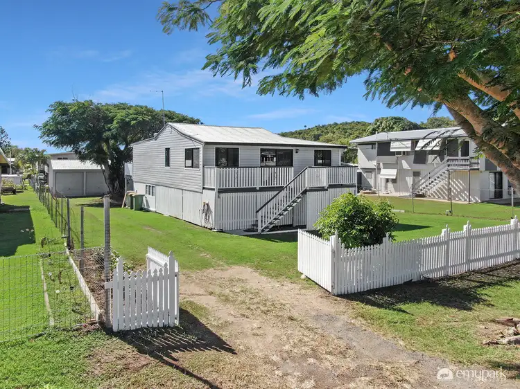 33 Roden Street, Keppel Sands QLD 4702