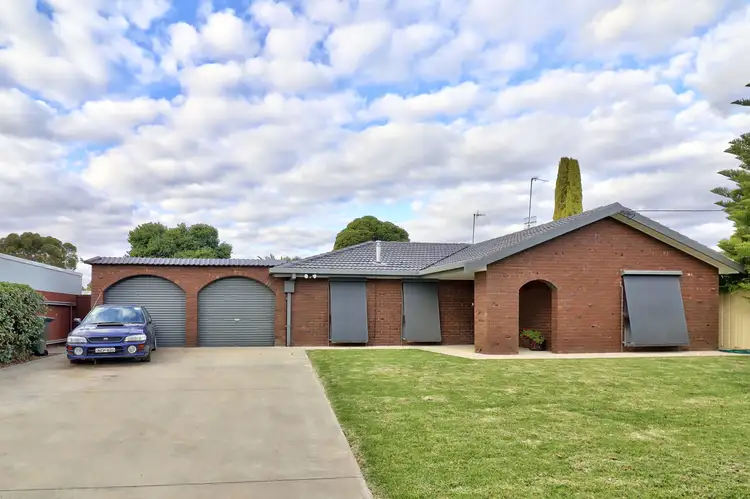 2 Gillespie Crt, Deniliquin NSW 2710