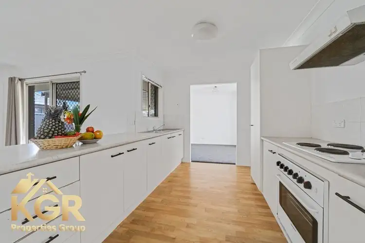 Fifth view of Homely house listing, 2 Robinson Court, Berrinba QLD 4117