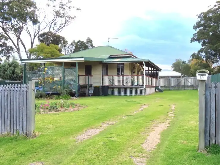 14 Belwood Street, Stanthorpe QLD 4380