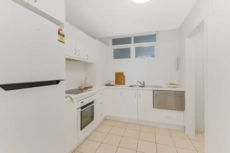Sixth view of Homely unit listing, 4/162 Marine Parade, Rainbow Bay QLD 4225