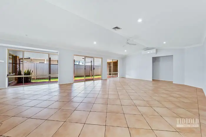 Fifth view of Homely house listing, 10 Seagrass Place, Redland Bay QLD 4165