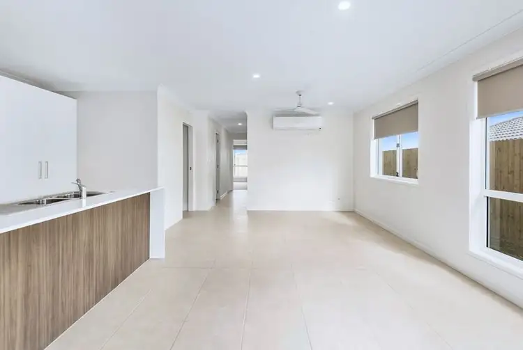 Second view of Homely unit listing, 2/4 Ivy Court, Glenvale QLD 4350