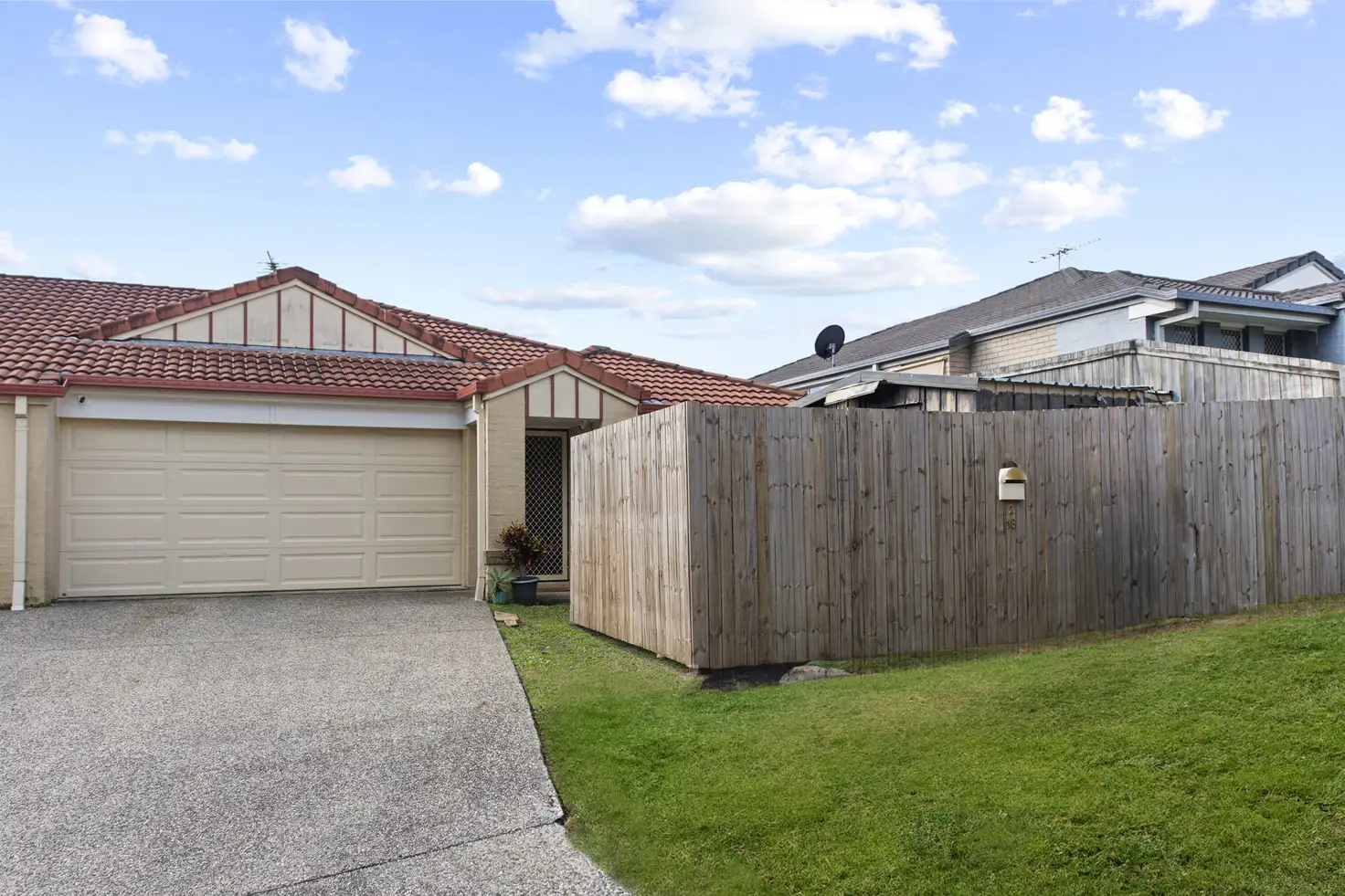 Main view of Homely townhouse listing, 2/18 Varuna Court, Rothwell QLD 4022