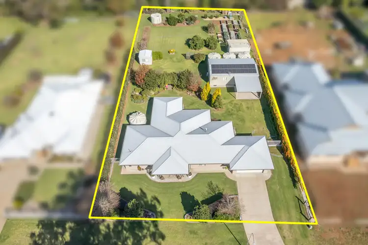 15 Bass Street, Cabarlah QLD 4352