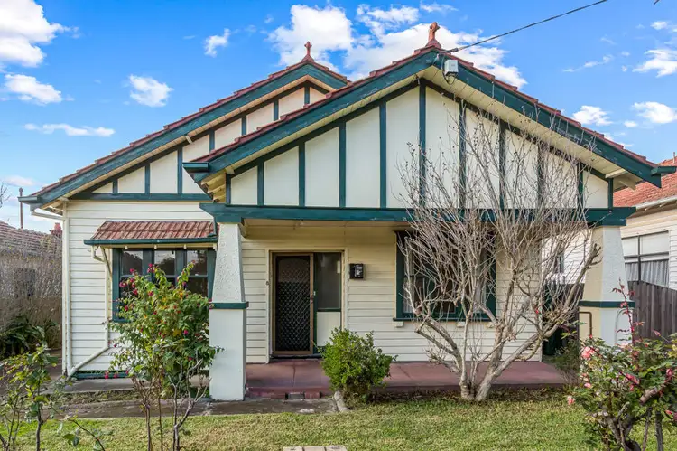 8 Ferry Crescent, Brunswick West VIC 3055