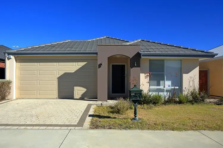 9 Everingham St